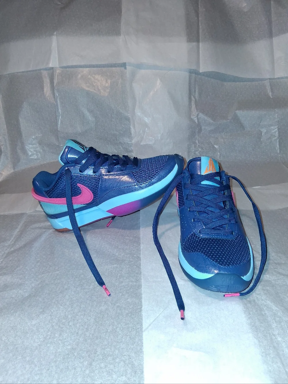 Nike Sneakers, Brand New, Women size 6 = 4.5Y - Picture 8 of 9